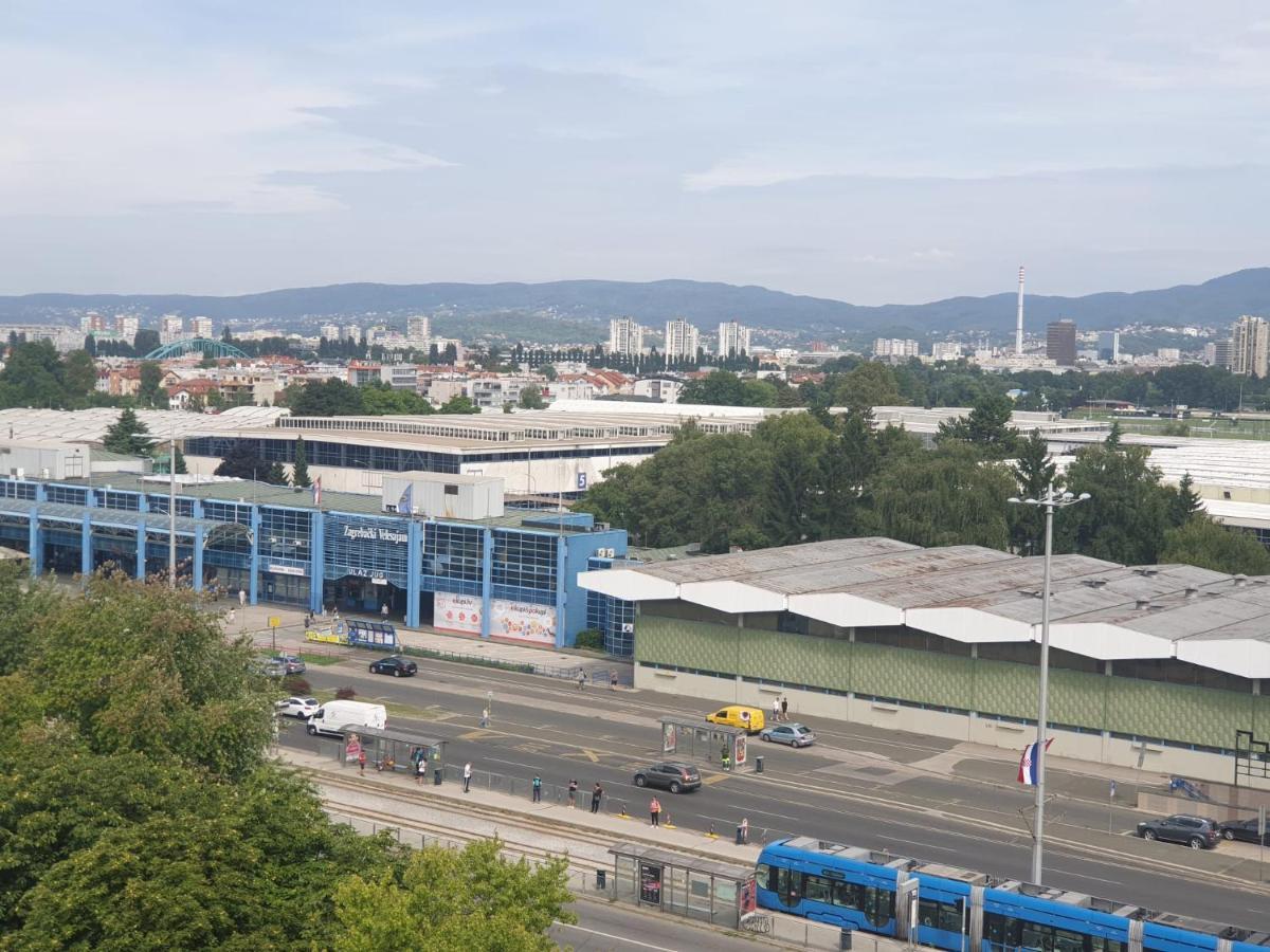 Ferienwohnung Apartman Lana ,Froudeova Ulica 3 Nasuprot Zg Velesajma Zagreb Exterior foto